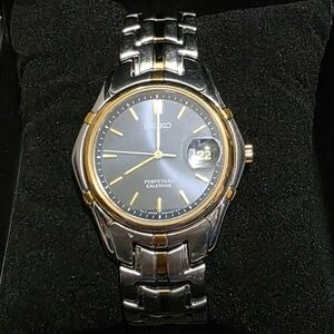 Vintage Elegant Seiko Perpetyal Calendar Watch